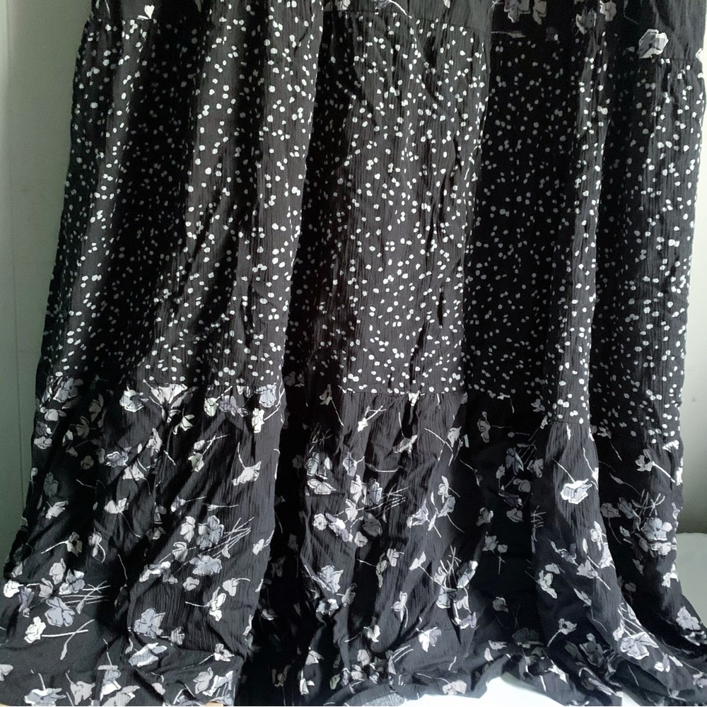 TERRA & SKY Women's Plus Twin Printed Tiered Maxi Dress
Size XXL (20W-22W) - Picture 5 of 10